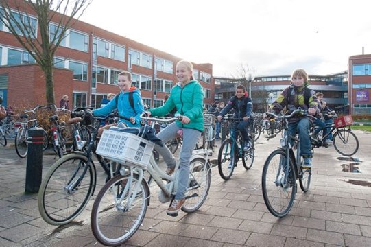 foto fietsende leerlingen formaat nieuws