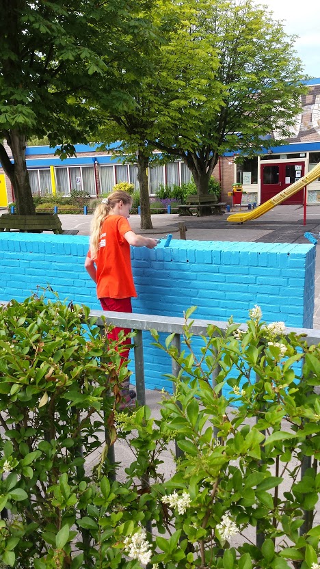 Het hoe en waarom van het blauwe muurtje met graffiti